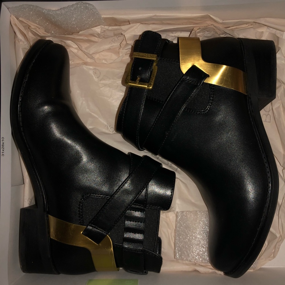 BLACK BCBG ANKLE BOOTS